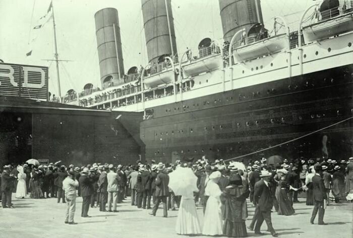 7. Писатель Морган Робертсон описал в своей повести гибель "Титаника" за 14 лет до самой гибели