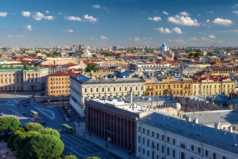 Адмиралтейский район – один из центральных районов Северной столицы, и в нем расположилась чуть ли не половина самых известных достопримечательностей Санкт-Петербурга.