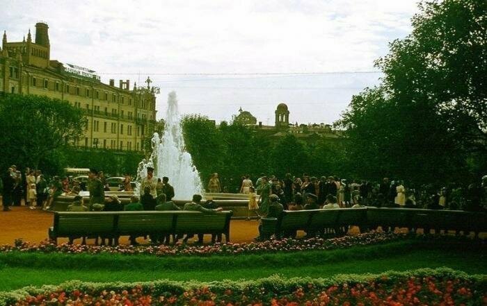 Москва, СССР, 1956 год. Парк (Jacques Dupaquier) 