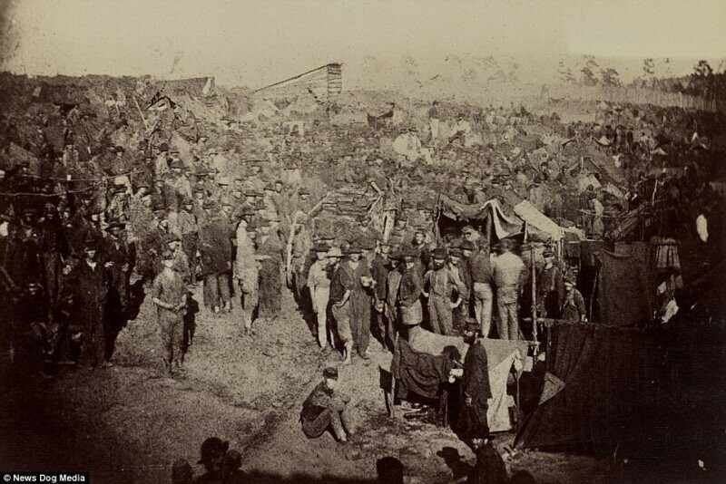 Заключенные в Андерсонвилле, 1864 год.