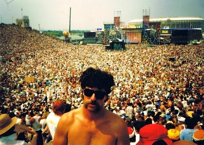 27. "Мой отец на концерте Live Aid, 1985 г."