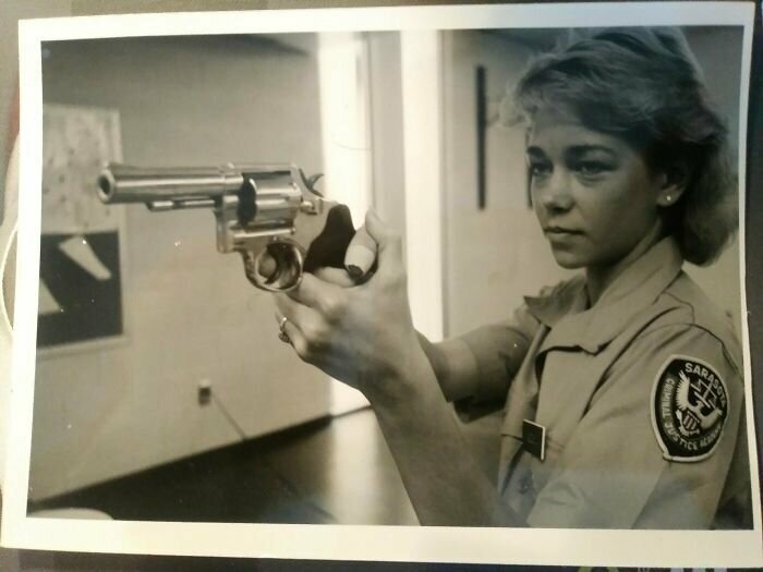 13. "Моя мама в полицейской академии, 1984 г."