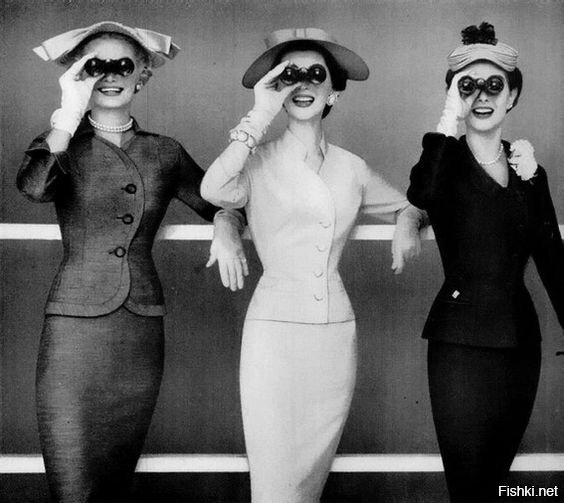 Модницы 50-х смотрят на нынешних,и улыбаются