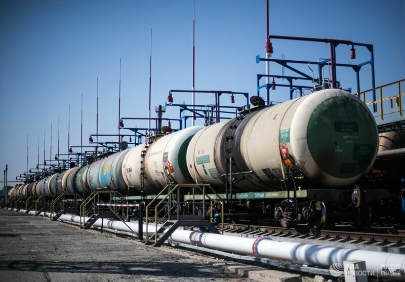 Россия прекращает поставки нефти на Украину – это стоило сделать ещё пять лет назад