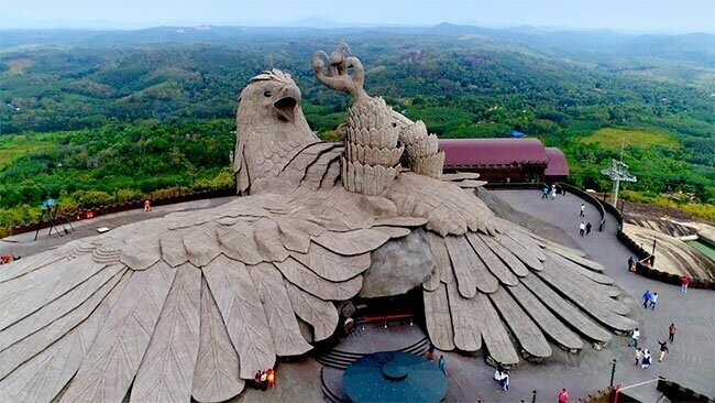 Величественная Jadayupara — крупнейшая в мире скульптура птицы