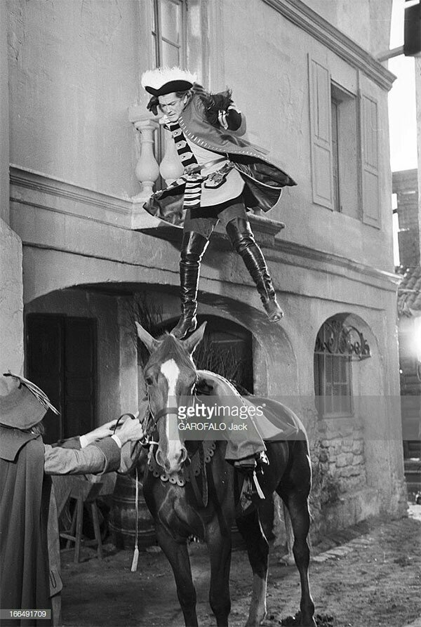 Жан Маре во время съемок фильма "Горбун" 18 июня 1959 года