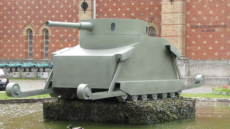 Изобретателе первого среднего танка в мире» Гунтер Бурстын