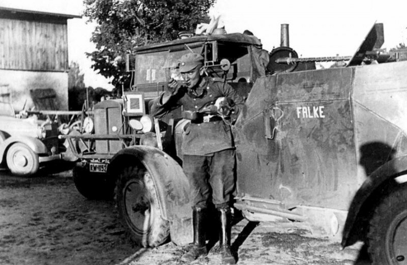 Maschinengewehrkraftwagen Sd.Kfz.13 «Adler»