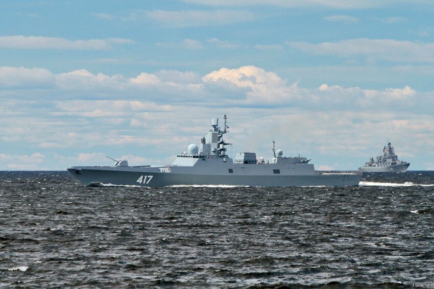 Фрегат "Адмирал Макаров",фрегат "Адмирал Горшков" и ракетный крейсер "Маршал ...