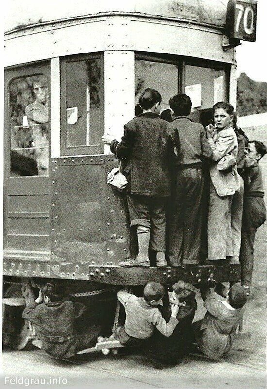 Проезд "зайцем". Барселона, 1950 г. 