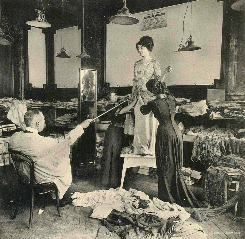 Кастинг новой модели в парижском доме моды. 1910 год