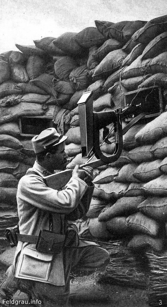 Винтовка "Лебель" на специальных рамах Альфреда Белляра с зеркальным "перископом" для стрельбы из-за бруствера, Первая мировая.  Весьма годное изобретение для "окопной войны".