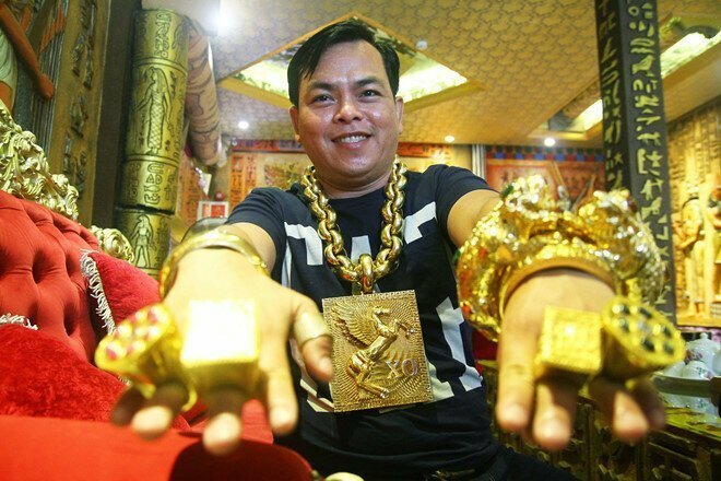 Вьетнамский миллионер за два дня до ареста обзавёлся золотой бейсболкой