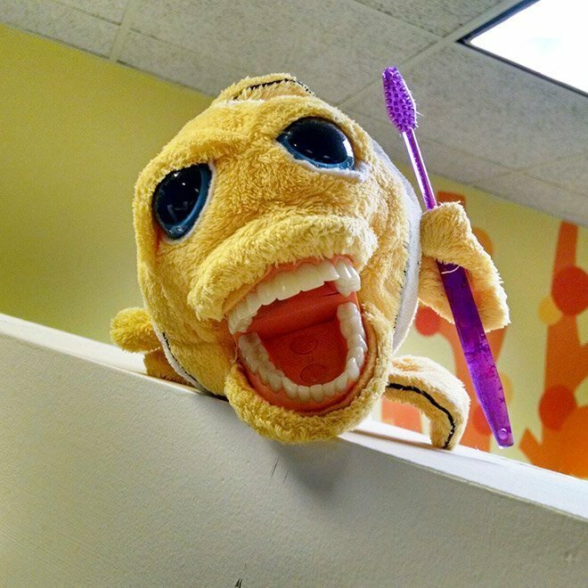 Травма детства: зубастые игрушки в кабинетах стоматологов