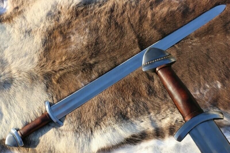Во времена Хрольфа Краки мечи в Скандинавии выглядели примерно так