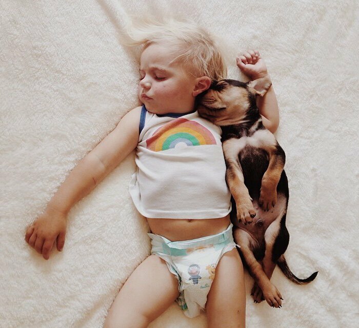 30 чудесных фотографий, доказывающих, что детям непременно нужна собака