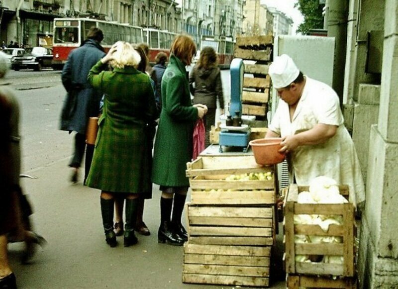 Но чаще всего это были суровые бабы, похожие на борцов сумо