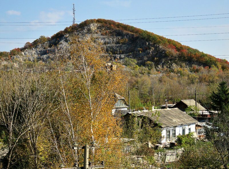 Город спасск приморский край. Локаторка сопка Спасск-Дальний. Сопки в Спасске Дальнем. Город Спасск Дальний Восток.