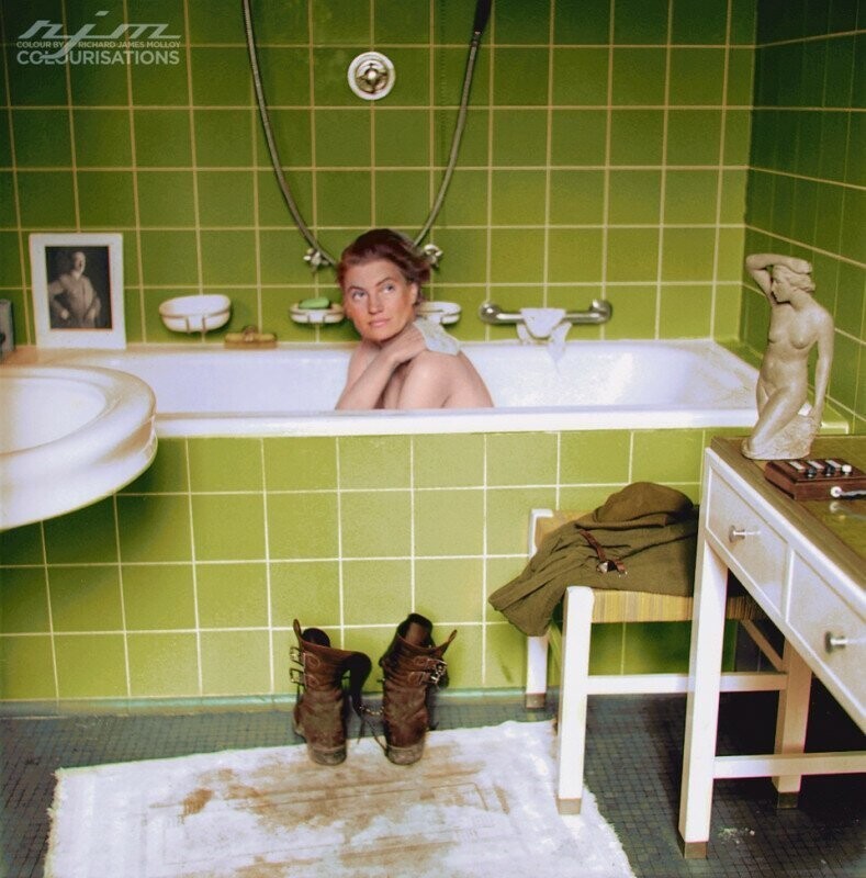 Военный фотограф Ли Миллер в ванной Гитлера, Мюнхен, Германия, 1945 год. 