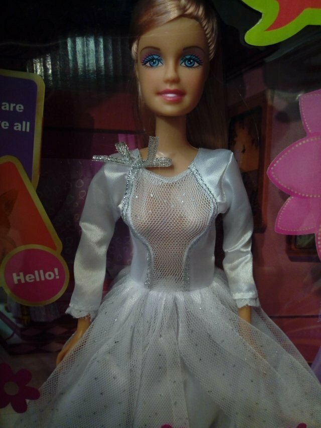 9. Слишком откровенное свадебное платье для Барби