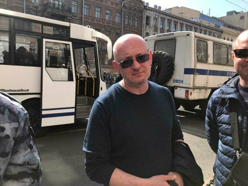 Либеральное позорище: оппозиционные СМИ прикрывают своего соратника наркомана Максима Резника