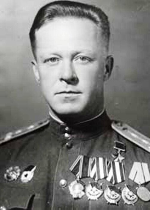 Давыдов Александр Дмитриевич 09.03.1910 - 10.04.1985