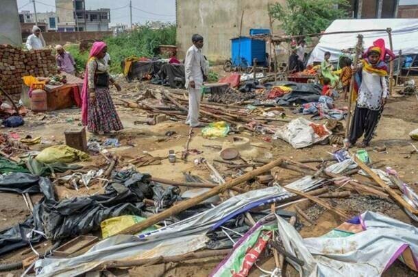 Сильнейшая песчаная буря в Индии убила больше 140 человек