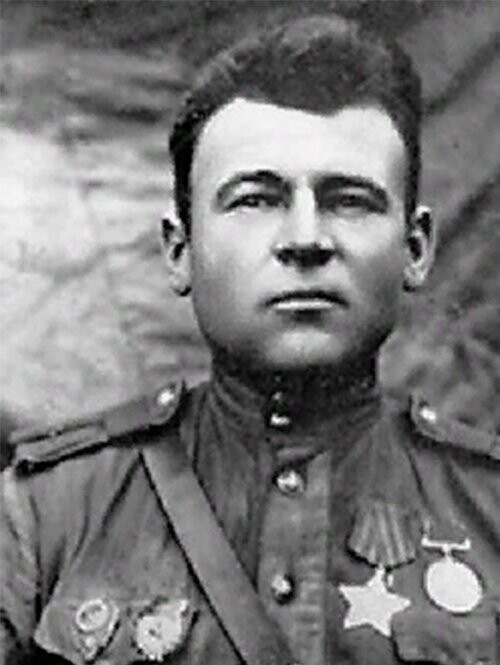 Деженин Пётр Сергеевич 03.07.1911 - 28.03.1945