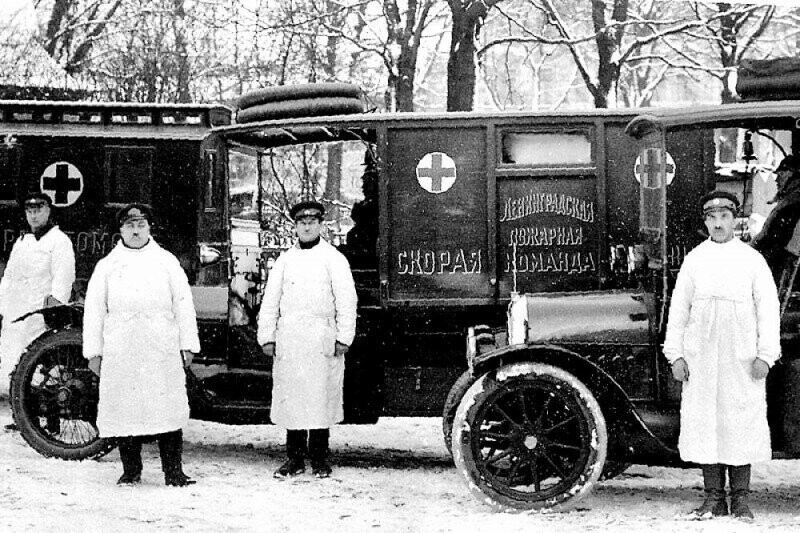 Бригада скорой помощи, подчинённая пожарной команде, Ленинград, 1930 год.