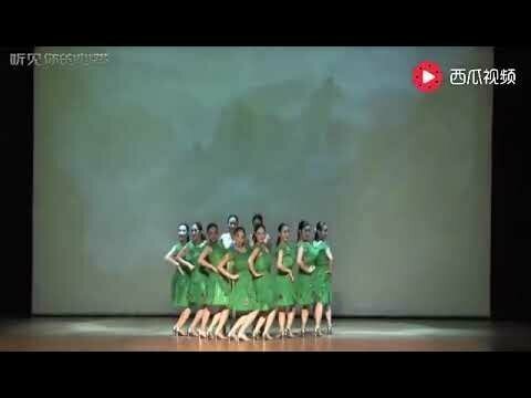 Танец с быстрым переодеванием от азиатских девушек 