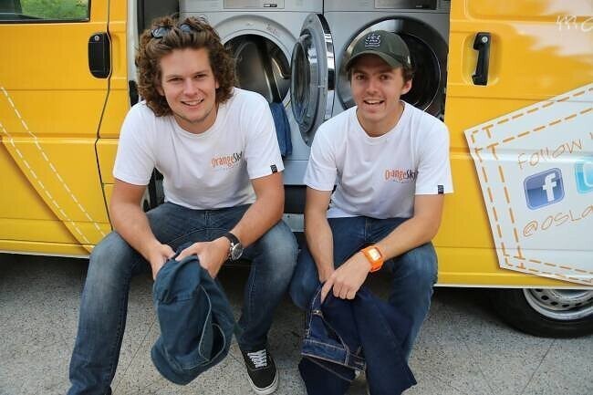 Два юных австралийца занялись чистой благотворительностью
