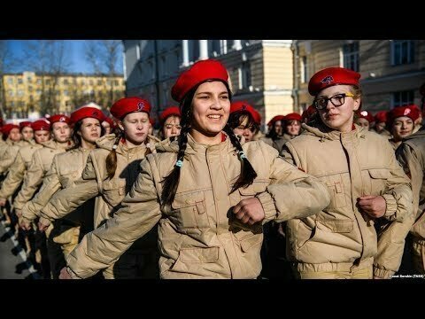 Психолог – о детях-юнармейцах: «Глянцевая сторона войны»‎ 