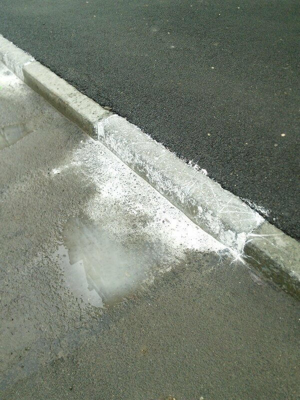 Чтобы испачкать тротуар во время следующего дождя