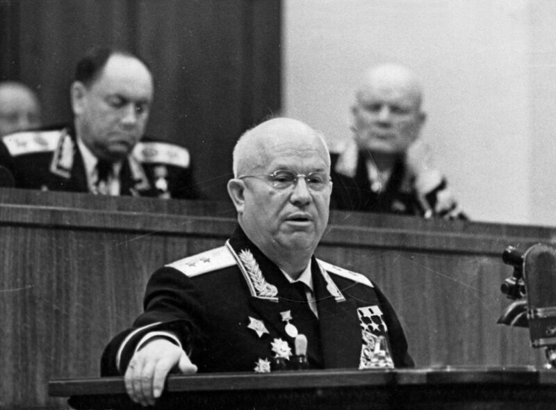 Если ты против Сталина, то ты - на стороне Гитлера