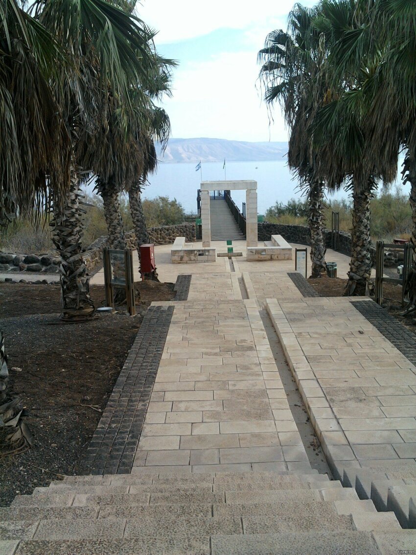 Капернаум, место где Иисус пятью хлебами народ кормил