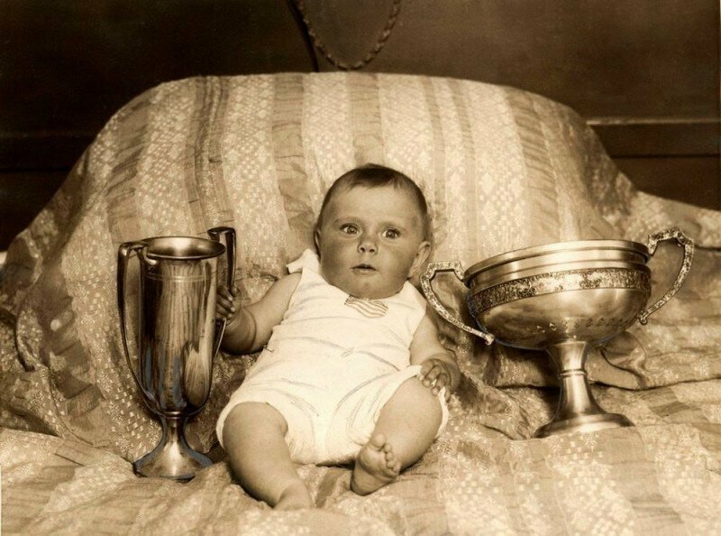 Марсия Пинкенфилд шести месяцев от роду, победила конкурсе и была выбрана самым красивым ребенком Америки, 1927 год