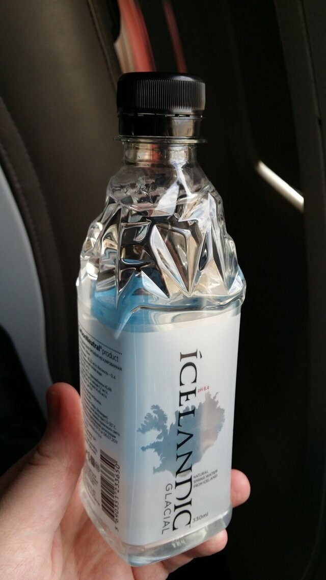 1. Бутылка в форме айсберга