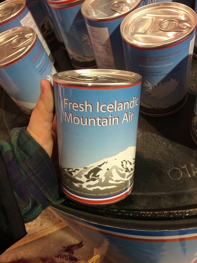 И, наконец, если вы не знаете, что привезти из Исландии в качестве сувенира, купить банку с горным воздухом!