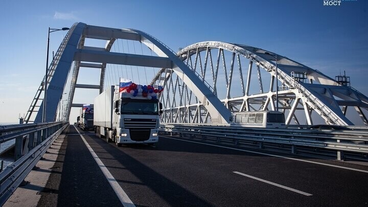 За первый год работы Крымского моста по нему проехало 5 млн автомобилей
