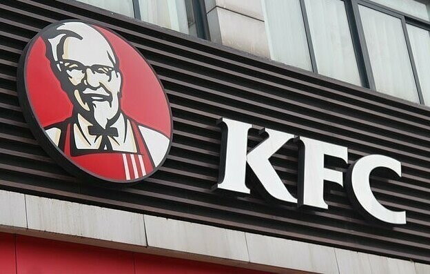 Студент год бесплатно питался в KFC, пока его не разоблачили