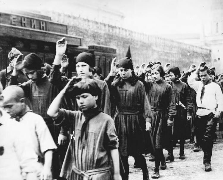 День Пионерии. 97-я годовщина со дня образования Всесоюзной пионерской организации