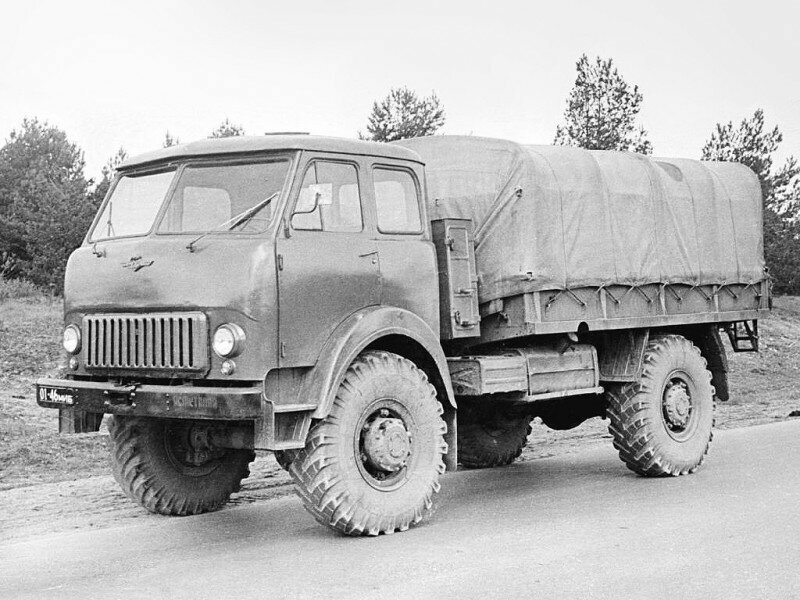 Белорусская "Шишига" - МАЗ-505 - опытный грузовой автомобиль с колесной формулой 4х4, построенный в 1962 году.