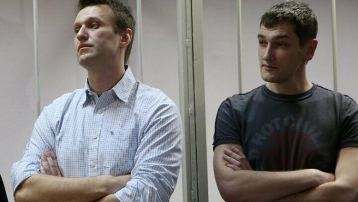 Почему западные СМИ активно пиарят семейство Навальных?