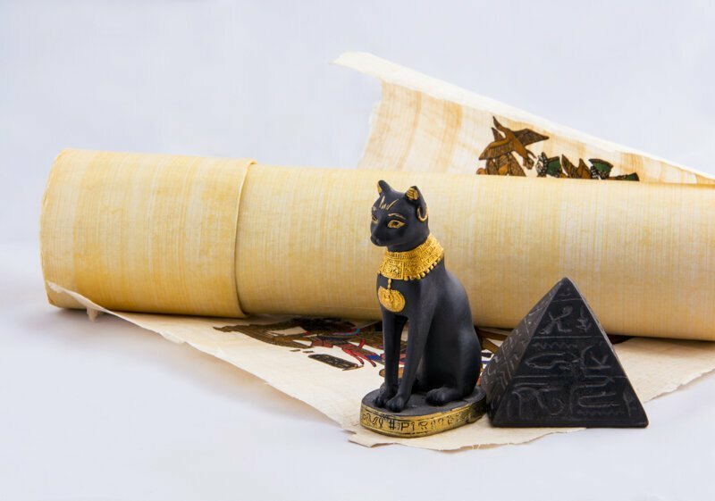 Можно ли держать дома статуэтки древнеегипетских кошечек?