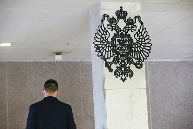 В правительстве отклонили законопроект о штрафах для чиновников за оскорбление избирателей