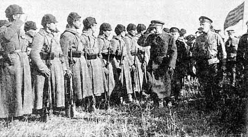 Мундир английский, погон французский, табак японский, правитель омский