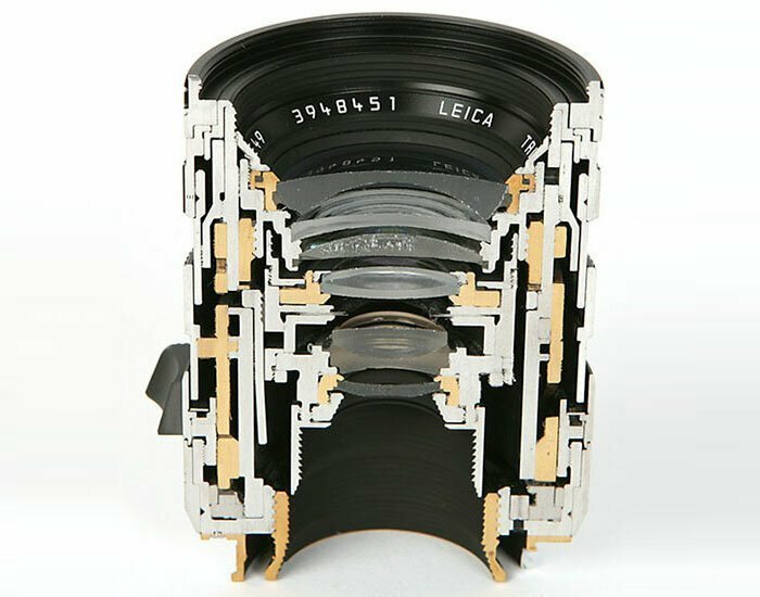 Внутри объектива камеры Leica.