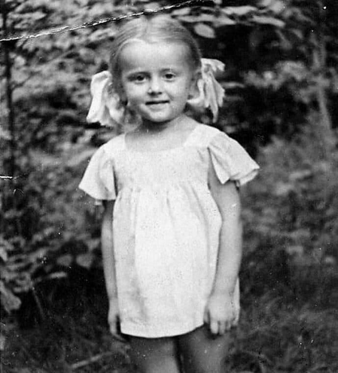  Маргарита Терехова в детстве. 