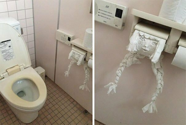 24. Кому-то было скучно в японском туалете