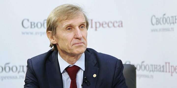 Василий Мельниченко: Агрохолдинги кормят россиян антибиотиками, которые страшнее радиации